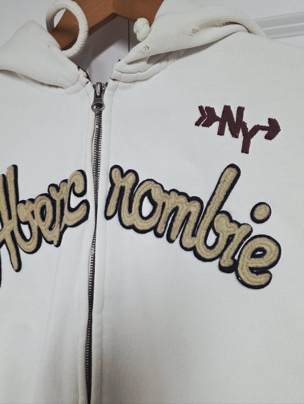 Abercrombie White Zip-Up Hoodie with Script Patch Men's XXL Vintage